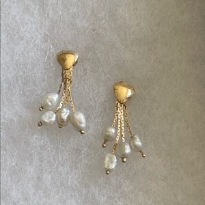 Elegant 14kt. Gold heart and Sea Pearl Drop Earrings. Delicate and elegant. Rare